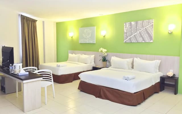 Temasek Hotel - photo 3
