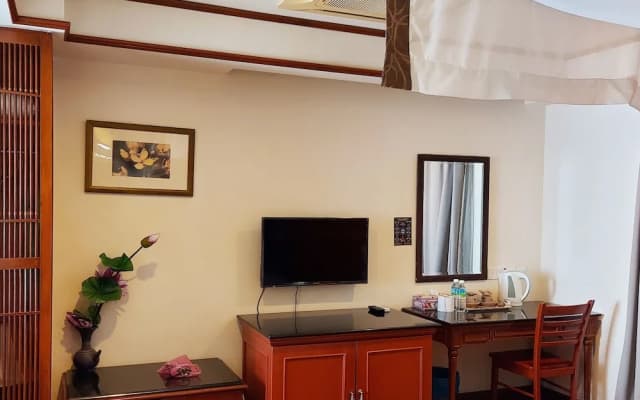 Alpine LXPD Full Seaview Water Chalet - photo 3