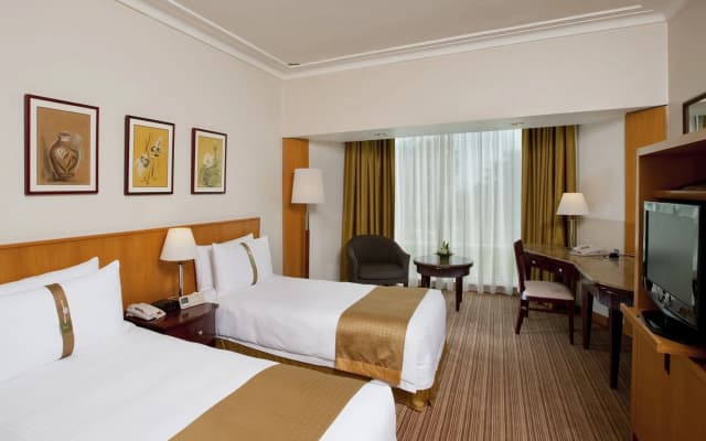 Glenmarie Hotel & Golf Resort - photo 4