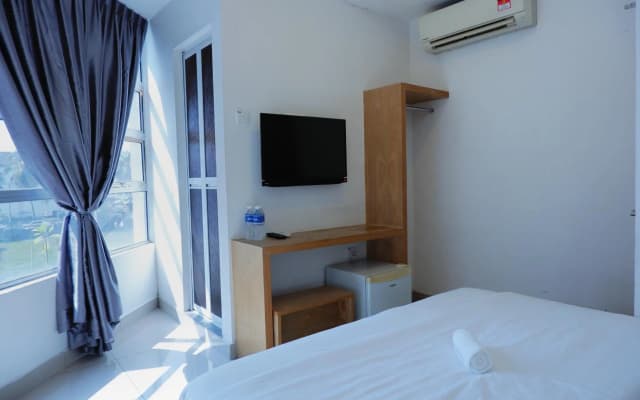 Iris Hotel Kajang - photo 4
