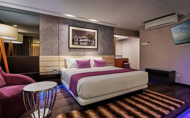 Maritime Luxury Suites - photo 5