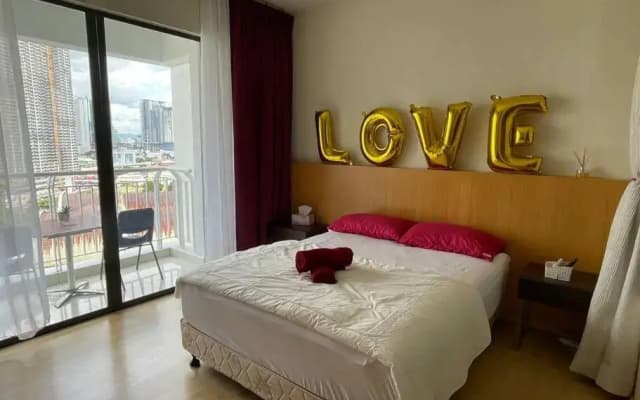 Private Jacuzzi Staycation at KL City 905 - photo 3