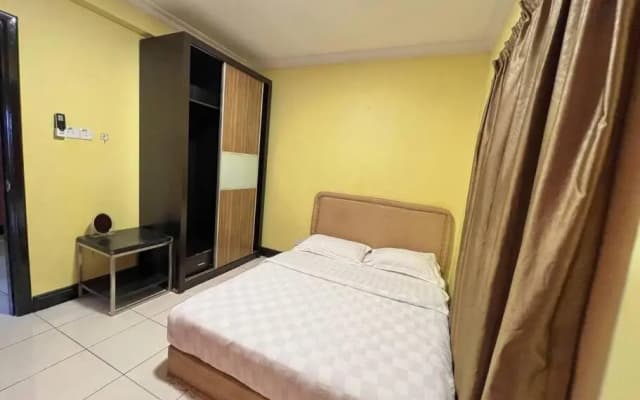 VACATION HOME PENTHOUSE MARINA COURT CONDO RESORT KOTA KINABALU 5 bedrooms 15 pax - photo 3