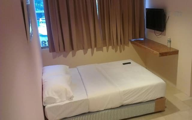 Hotel New Town Klang - photo 3