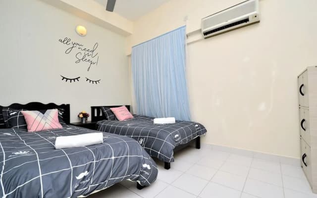 6-8 pax SetiaWalk 5min LRT Cozy Apartment Puchong - photo 4