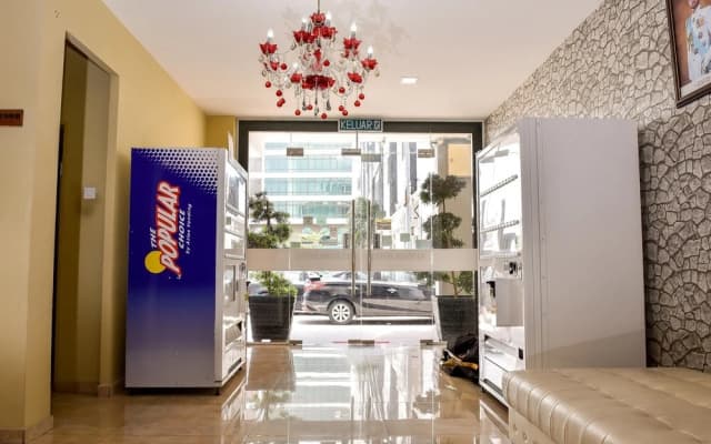 OYO 297 Elmark Hotel - photo 3