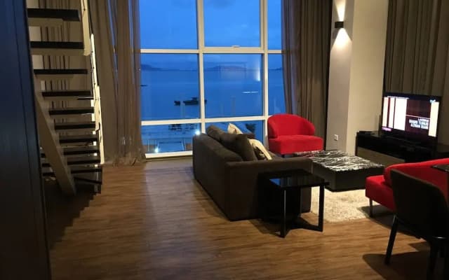 Urbano Luxury Homestay at Maritime - photo 2