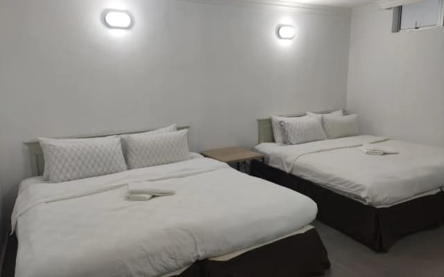 Sri Kencana Motel - photo 2