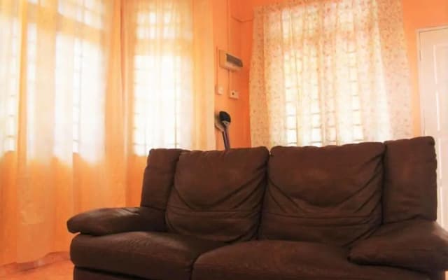 OYO HOME 90307 Kb Guest House, Jln Pcb - photo 2