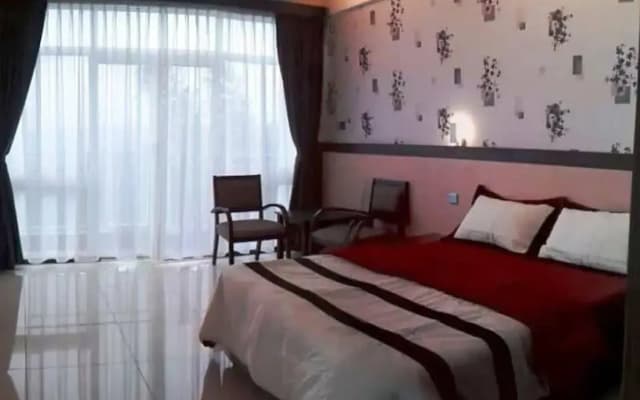 Strawberry Garden Hotel - photo 3