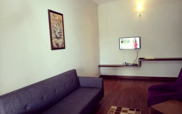 White Lodge Vacation Home - photo 2