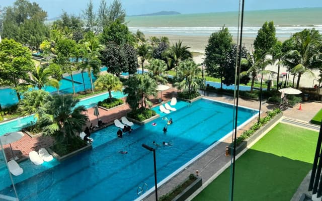 Timurbay Seafront Seaview & Poolview Suite with Wi-Fi - photo 2