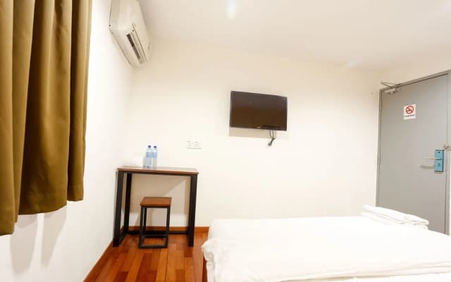 OYO 772 Lux Hotel - photo 5
