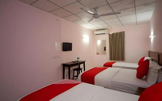 Aristo Hotel 81 - photo 3