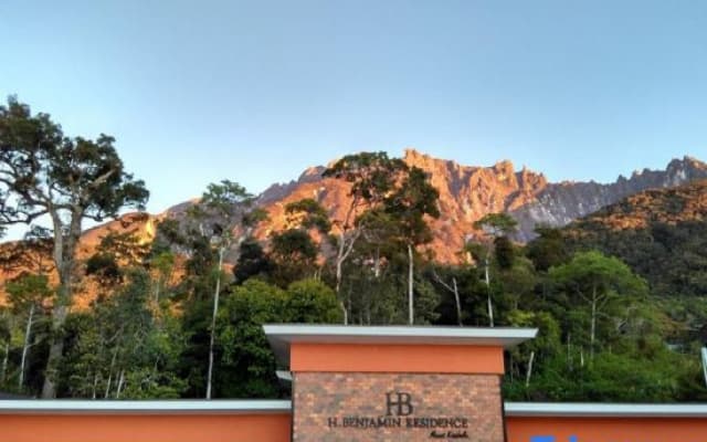 H Benjamin Residence - photo 5