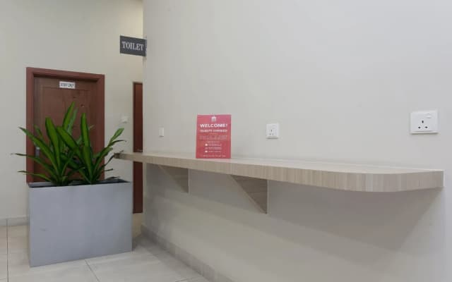 Harbour Hotel - photo 2