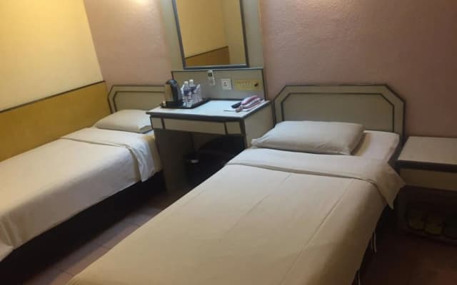 The Inn Hotel - photo 2