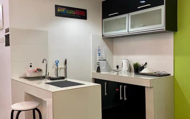Private Studio Viana Court Service Apartment 3 with private parking - photo 5