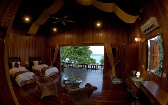 Pom Pom Island Resort - photo 3
