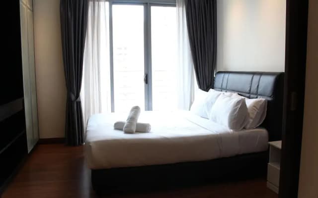 Peaceful Service Suites at Taragon Puteri Bintang - photo 2