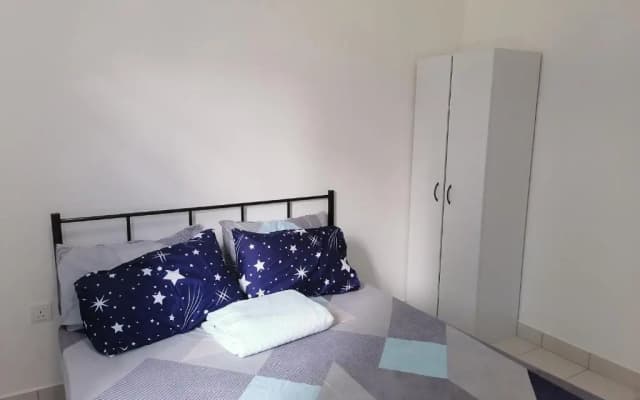 Comfy 3-Bedroom Apartment - photo 2