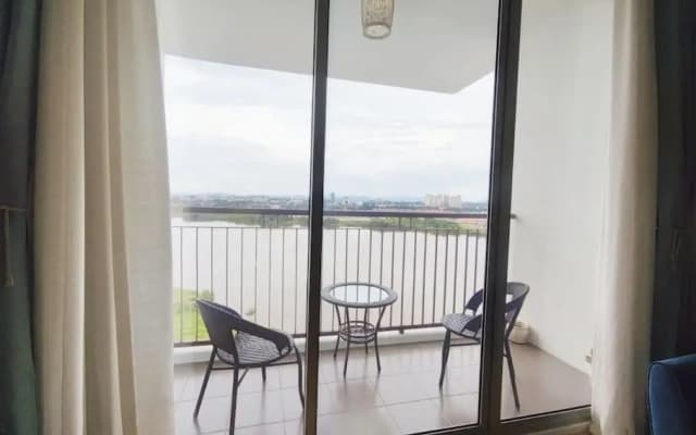 Muji homestay kuching scenic view 2 bedrooms entire apartment - photo 3