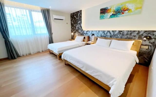 The Borneo Hotel - photo 3