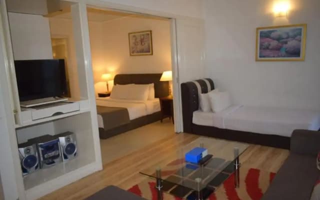 Family Apartment At Times Square - photo 5