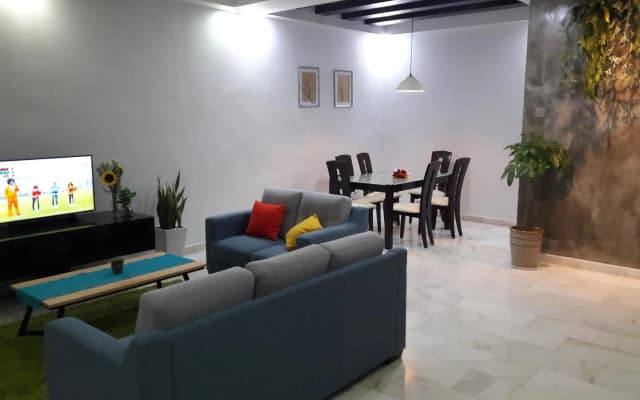 Big Family Friends Guesthouse 16pax, Legoland Bukit Indah - photo 2