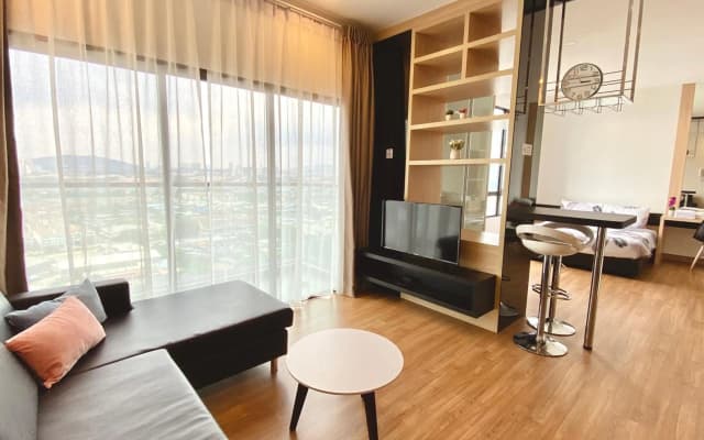 Dream Suite 2 - Landmark Residence 1, High Floor, KLCCview, Nice view, WiFi & TvBox - photo 3