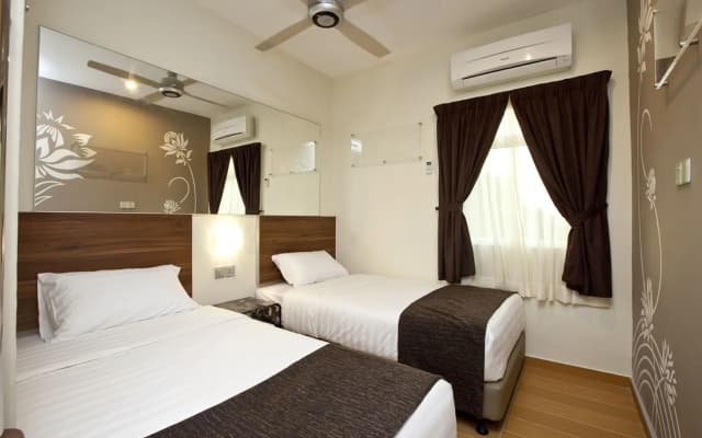 Tune Hotel - Danga Bay, Johor - photo 4