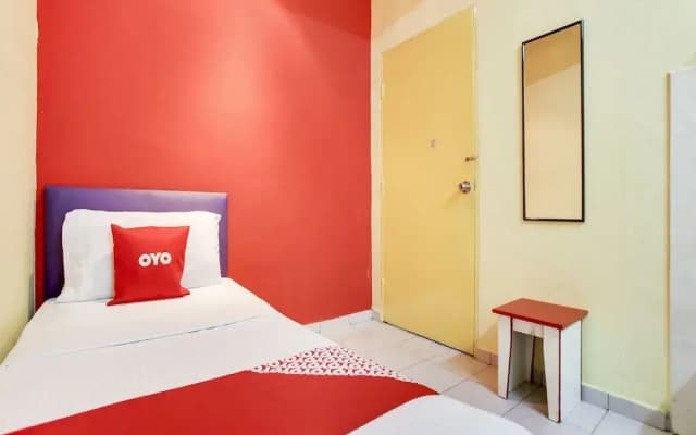 OYO 89615 T Family Hotel - photo 4