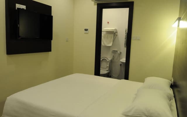 Cathay Hotel - photo 4
