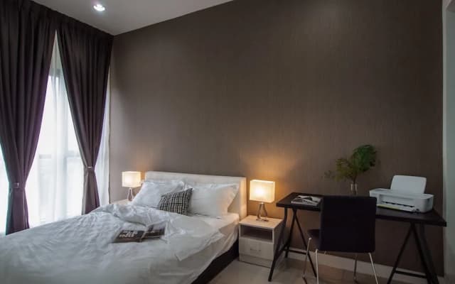 Dashing 1BR Next To Surian MRT - photo 3