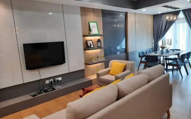 Designer Suite Apartment - photo 3