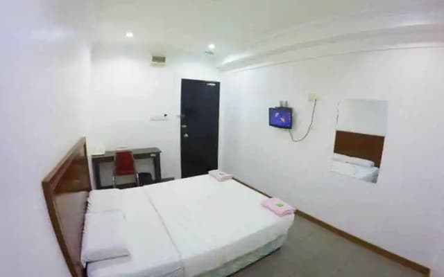 Pearl Hotel Semporna - photo 3