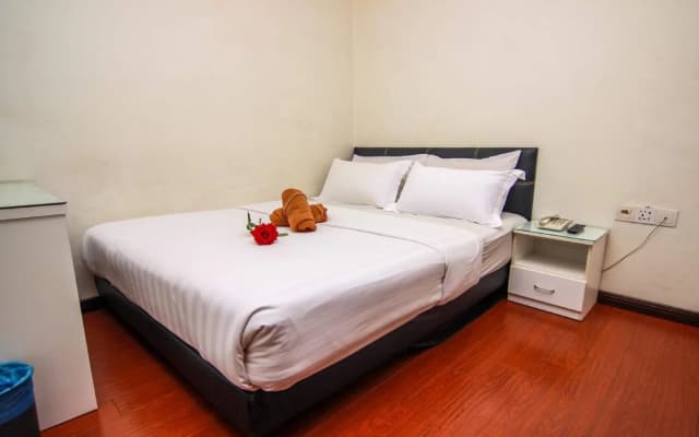 Hotel Zamburger Taman Mutiara Mas - photo 4