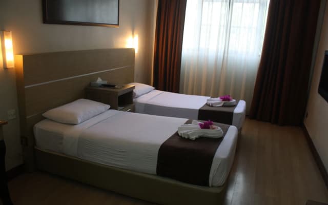 Sumai Hotel Apartment - photo 5