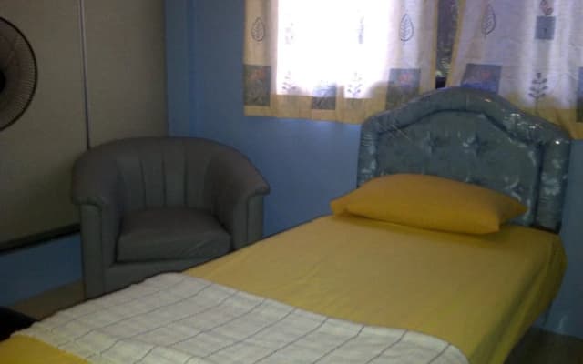 Airport Guest House - photo 2
