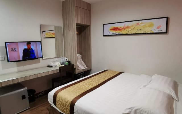 Meriton Inn Hotel - photo 2