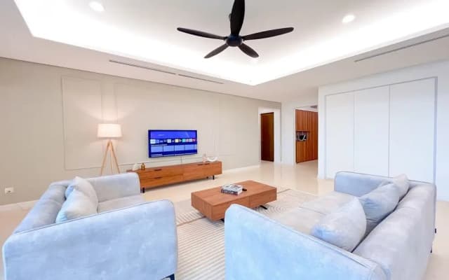 Neu Suites Horizon View Apartments - photo 2