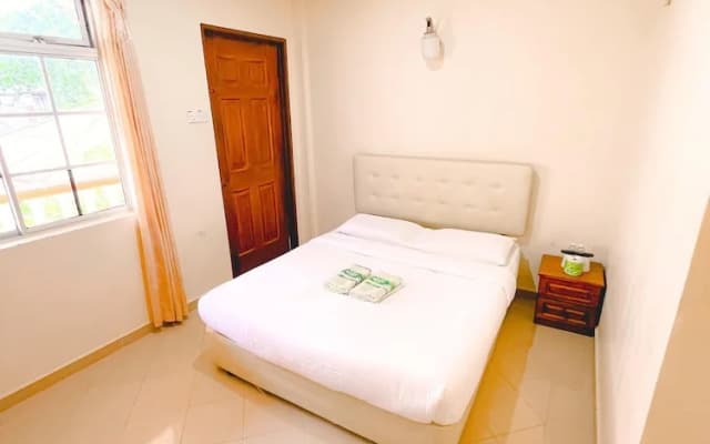 Amzar Motel Cenang - photo 3