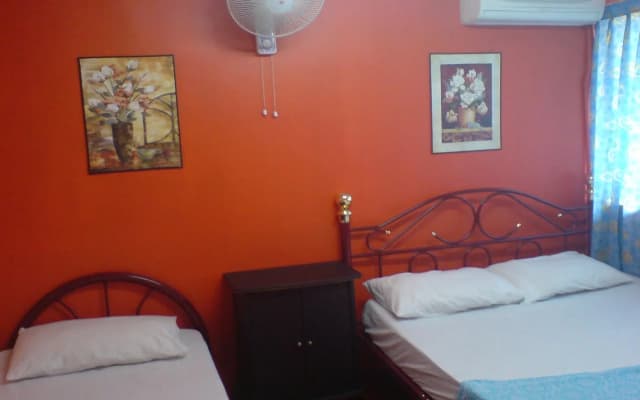 Stay-In Lodge - photo 4