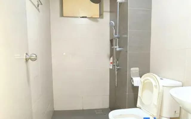 #CS1, Cozy Cybersquare Ensuite with Pool View - photo 3