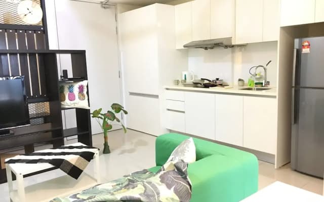 Suria Jelutong Studio by BeeStay - photo 2