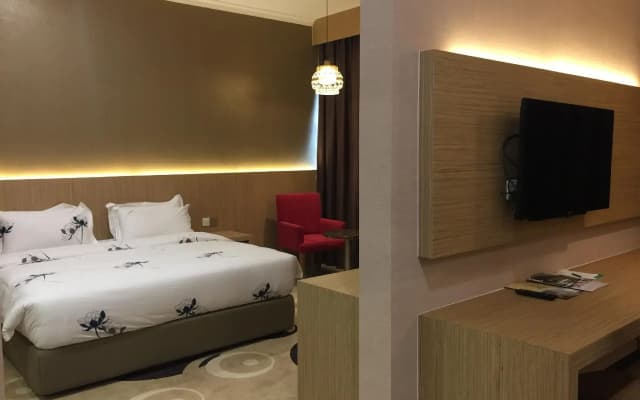 Hotel Holmes Gelang Patah - photo 3