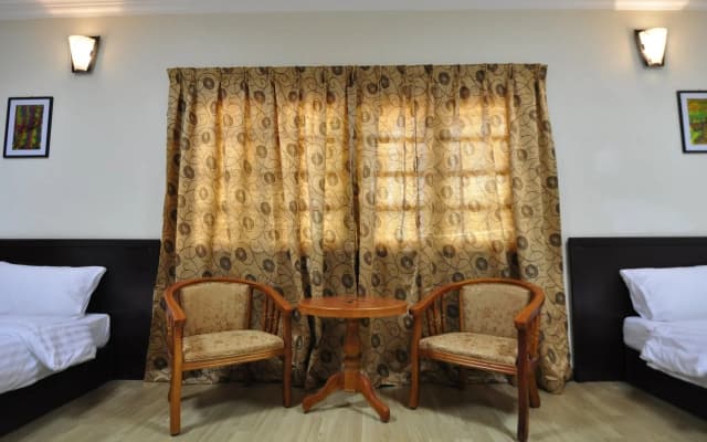 T'Lodge - photo 2