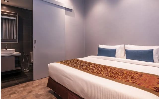 Expressionz Professional Suites by KL101 - photo 5