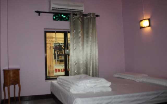 Birdnest Collective Cafe & Guesthouse - photo 3