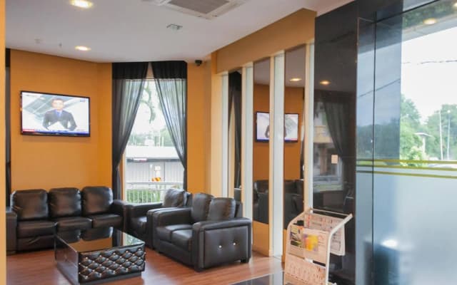 OYO Rooms Bundusan Commercial Centre - photo 2